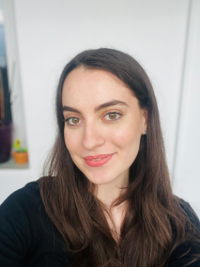 Portret Alexandra Magheru, Psiholog clinician & psihoterapeut în formare