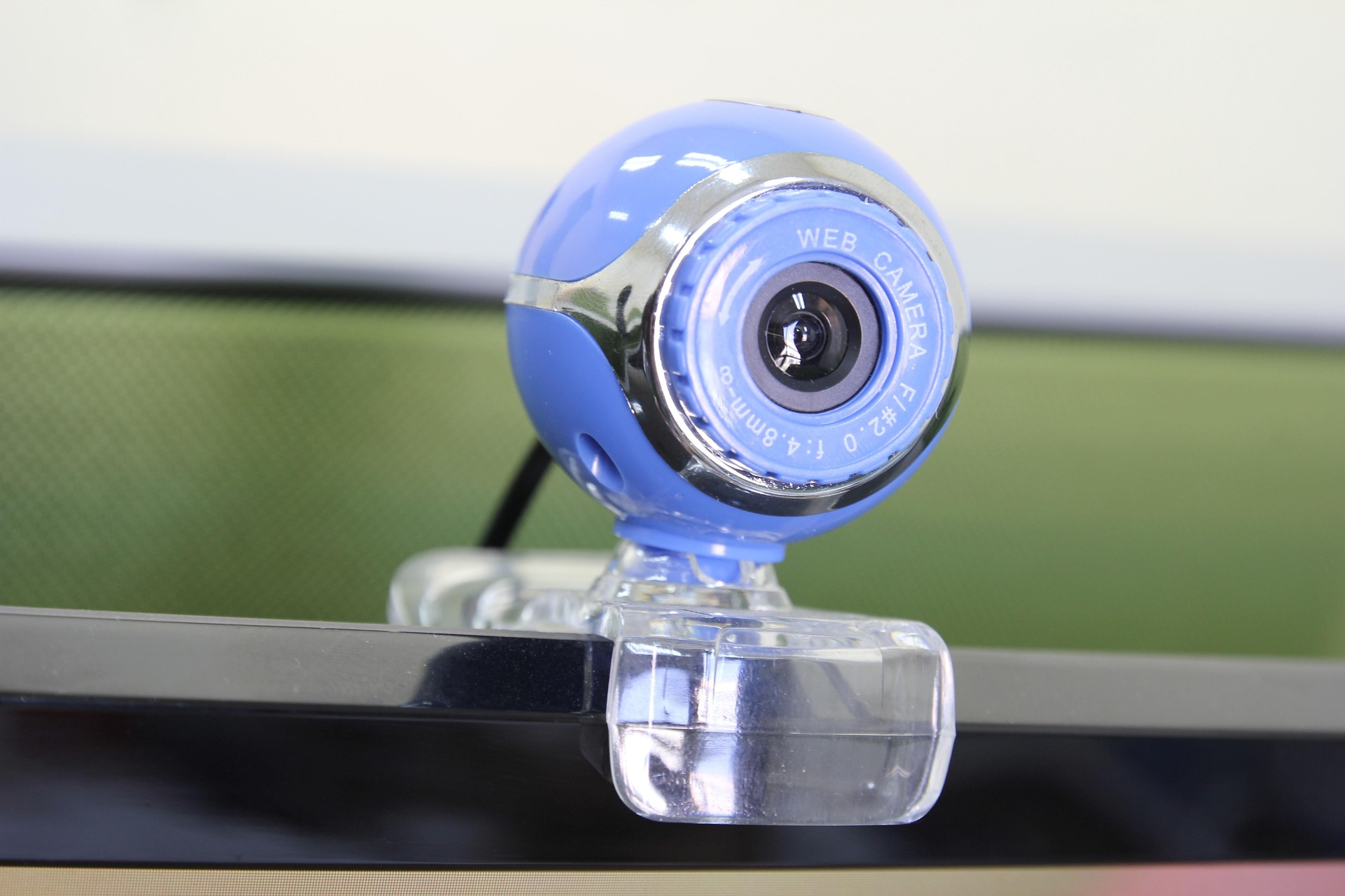 Dincolo de ecran: ce simți cu adevărat în industria videochat